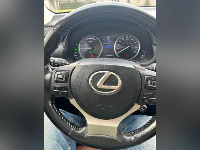 Lexus NX300h thumbnail 7
