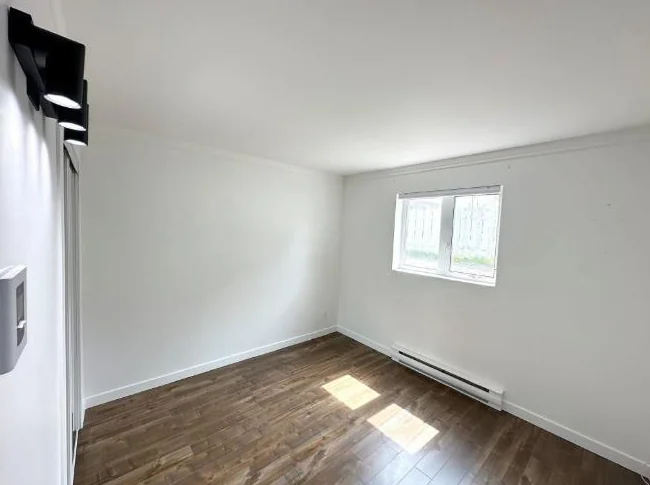 Condo de 2 chambres disponible dès maintenant thumbnail 9