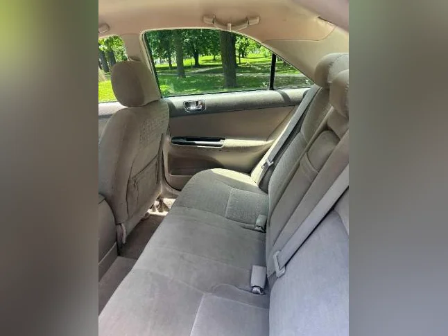 2005 Camry LE to sell (montreal area) thumbnail 2