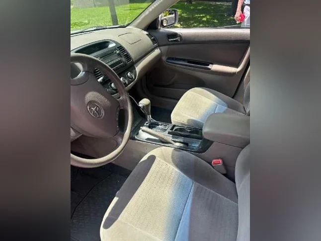 2005 Camry LE to sell (montreal area)