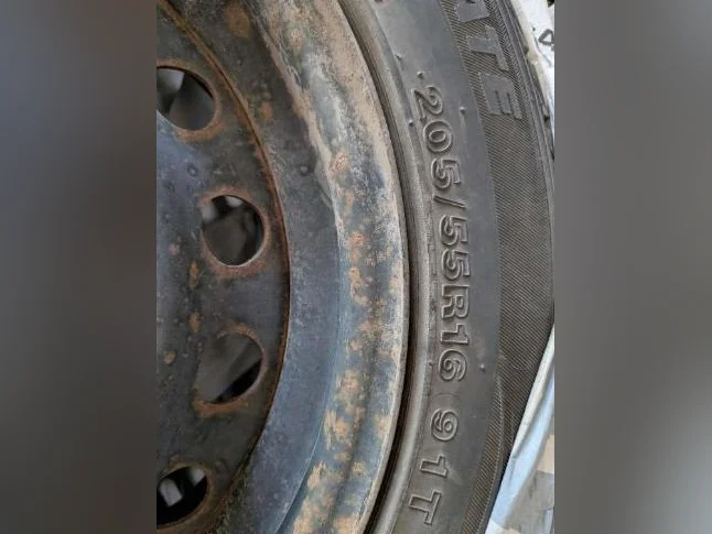Arctic Weathermate Tires 205/55R16 91T ON RIMS thumbnail 2
