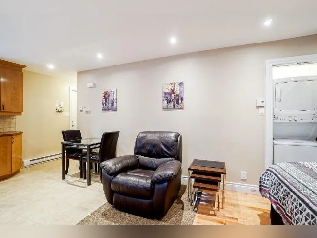 Condo-hôtel, studio, formule tout inclus, Vieux-Longueuil. thumbnail 6
