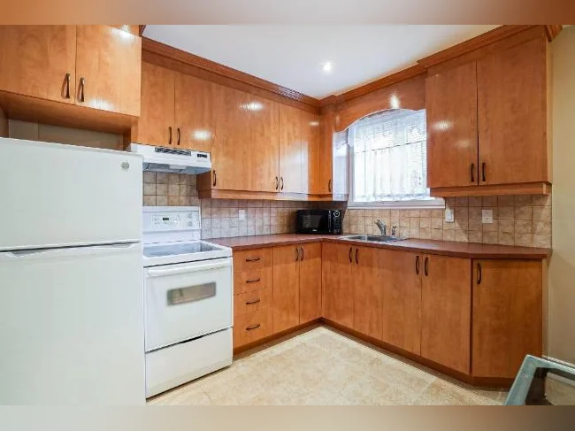 Condo-hôtel, studio, formule tout inclus, Vieux-Longueuil. thumbnail 2