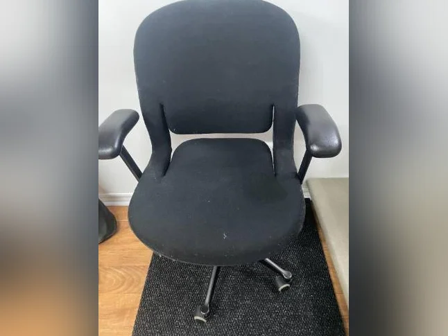 Chaise de bureau.