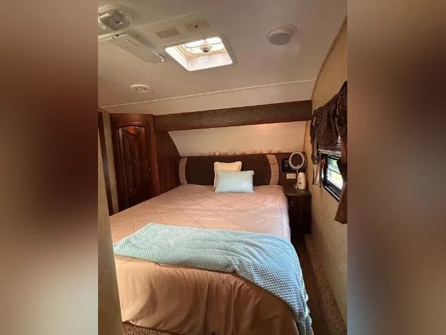 Roulotte fifth Wheel Crusader 2012, 26 pieds thumbnail 8