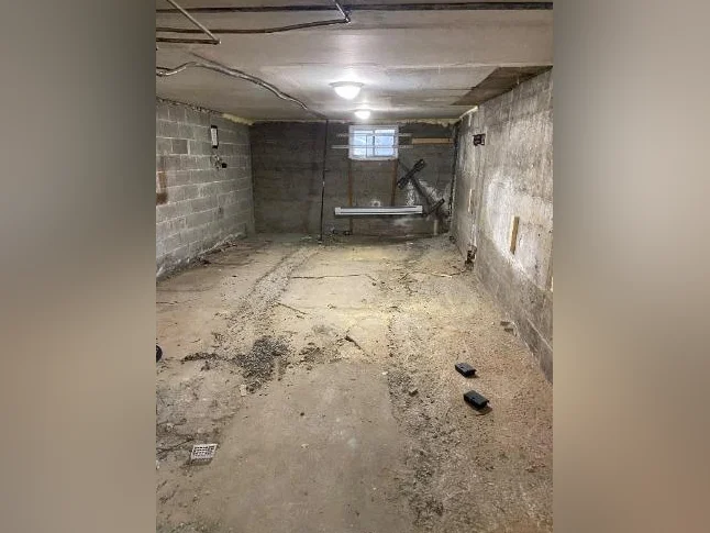 Un grand garage ou entrepôt à louer, Métro Frontenac thumbnail 3