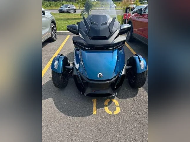 SPYDER RT  2024  16000 KLM  BLEU PETROLE