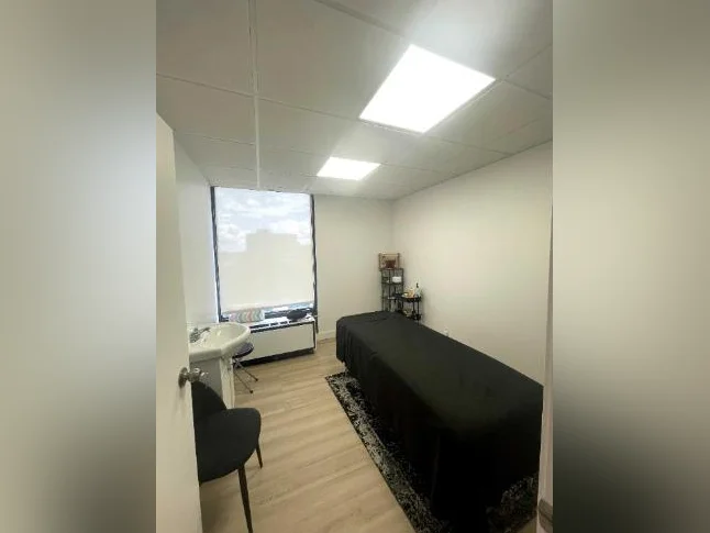 Commercial Room For Rent- Montreal- Cote Saint Luc