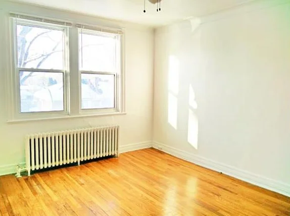 WOW! BEAU GRAND 7 1/2 - 4 CAC - QUARTIER SUPER CHIC - MONT ROYAL