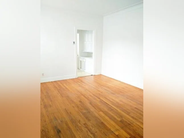 WOW! BEAU GRAND 7 1/2 - 4 CAC - QUARTIER SUPER CHIC - MONT ROYAL thumbnail 5
