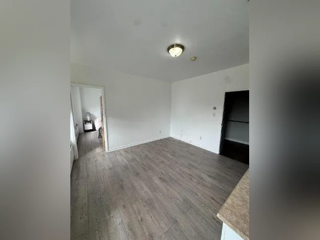 Appartement 1 chambre à louer Black Lake thumbnail 2