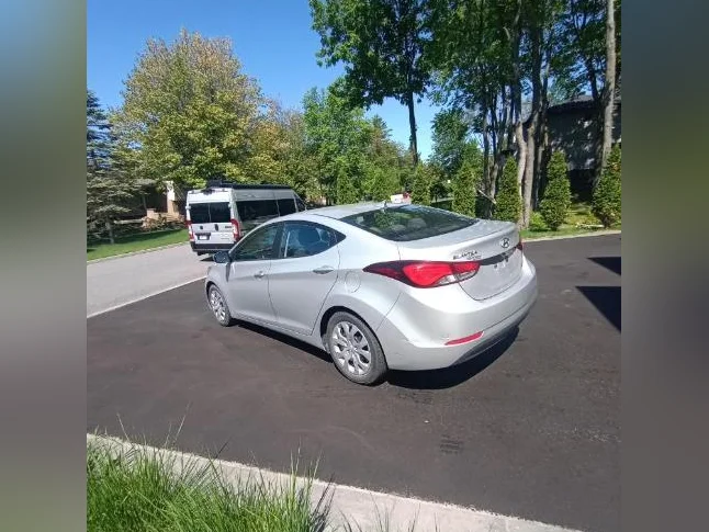 HYUNDAI ÉLANTRA AUTOMATIQUE SEULEMENT 136000 KM FULL ÉQUIPÉ AUCUNE ROUILLE PRIX EST FERME thumbnail 7