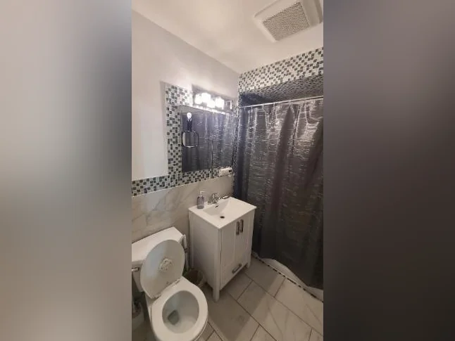 Chambre à louer / Room to rent 700$ thumbnail 9