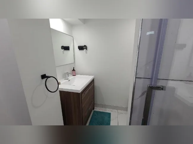 Chambre à louer / Room to rent 700$ thumbnail 5
