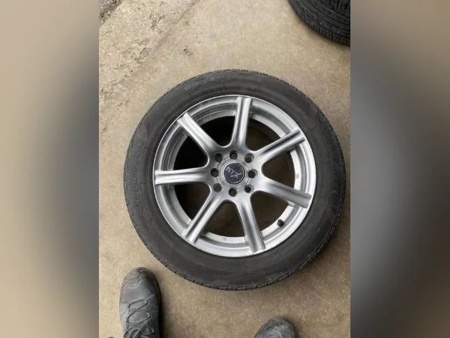 4 pneus été 185/60R15 montés sur mag