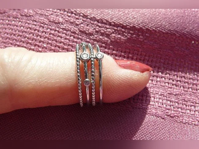 RABAIS - BAGUE " Jonc " en Argent 925. sertie de Zircons ( 7 ) thumbnail 3