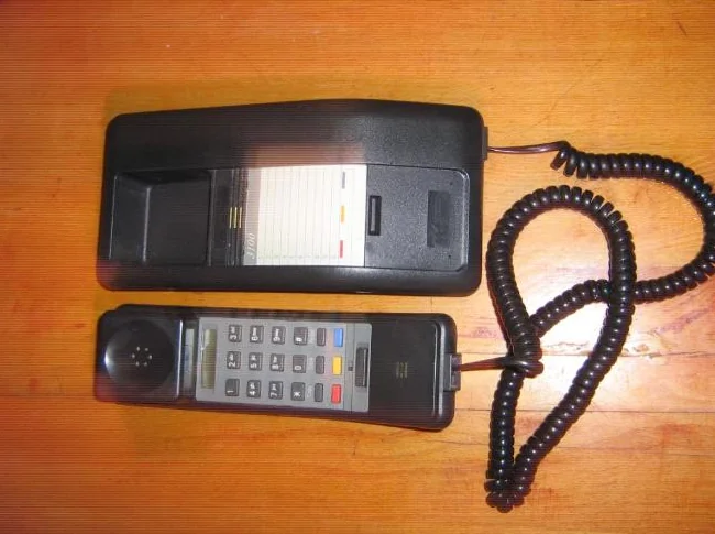 Téléphone de table pour la maison thumbnail 2