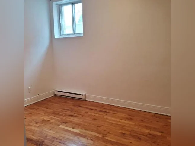 🏡 À LOUER – 3 ½ (demi sous-sol) – Quartier calme et paisible thumbnail 7