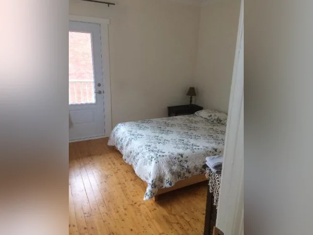 Trois-Rivières , location temporaire, courte durée , logement 4 1/2 pièces--- meublé entièrement 2 chambres à coucher thumbnail 8
