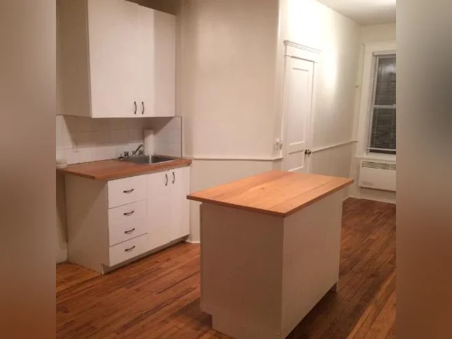 Trois-Rivières , location temporaire, courte durée , logement 4 1/2 pièces--- meublé entièrement 2 chambres à coucher thumbnail 5