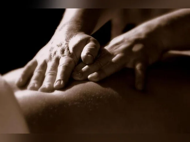 MEILLEUR MASSEUR À MONTRÉAL ! 514.527.6686