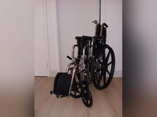 Fauteuil roulant Medline Excel 2000 thumbnail 2