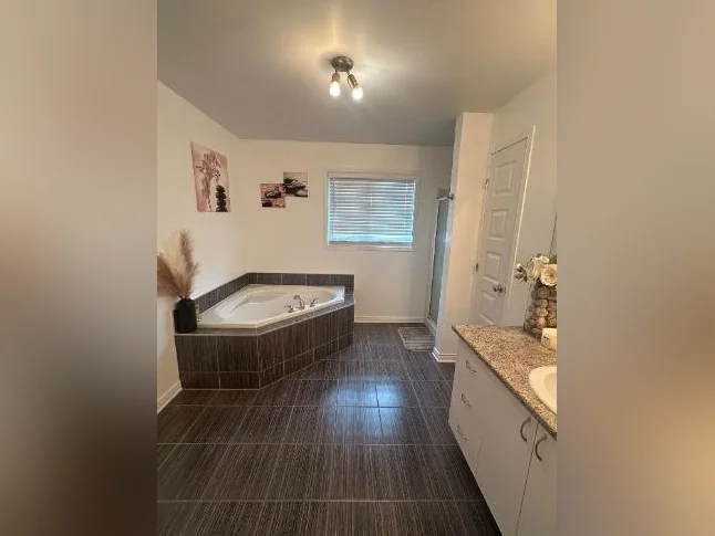 GRAND CONDO 4 ½ À LOUER – THURSO | DISPONIBLE LE 1er AOÛT 2026 thumbnail 9