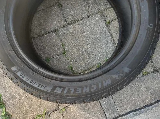 245-50R20x4 pneus hiver Michelin X-Ixe Snow comme neuf. thumbnail 6
