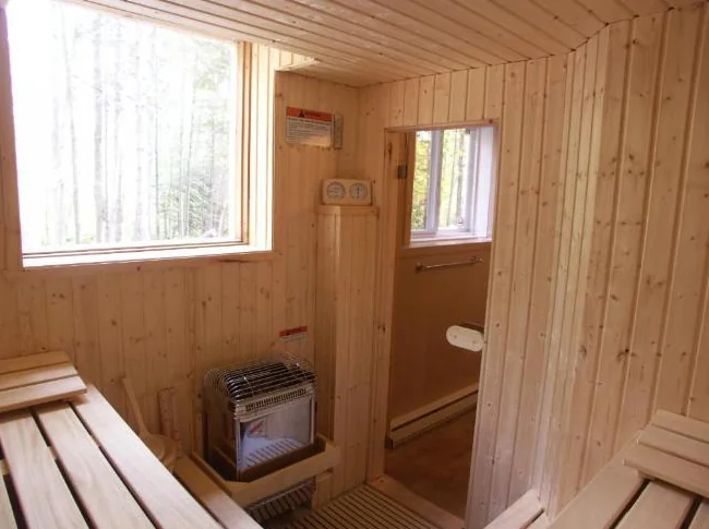 SAINT-SAUVEUR MAISON À LOUER UNIFAMILIALE chaleureuse, située DANS LE MEILLEUR SECTEUR de ST-SAUVEUR! thumbnail 6