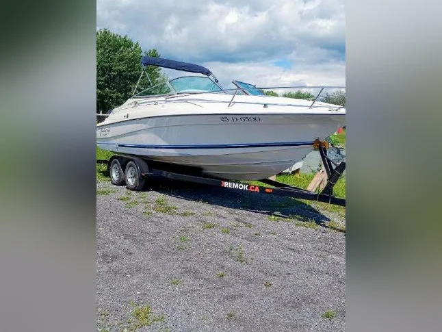 BATEAU 23 PIEDS AVEC REMORQUE