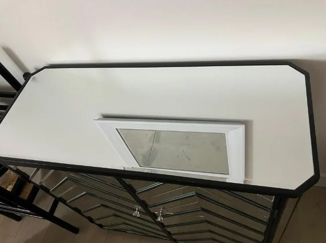 Commode recouverte de miroirs thumbnail 3