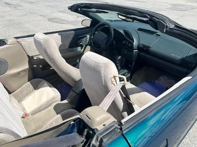 96 Camaro convertible V6 3.8L 5-vitesses manuelle 5-speed manual thumbnail 6