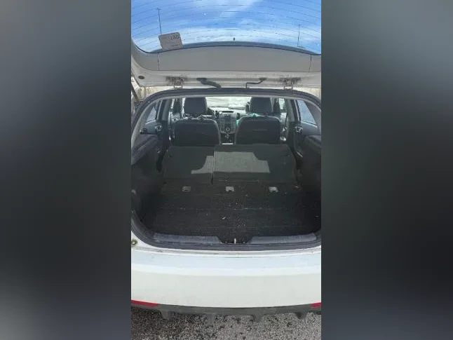 Kia Forte 5 2011 SX with 186,000 km thumbnail 8