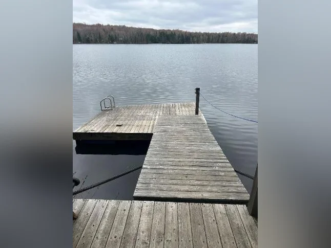 Quai flottant en bois
