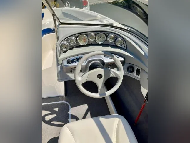 Bayliner 185 très économique impeccable thumbnail 6