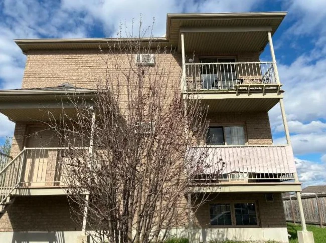 Appartement à louer - grand 4 1/2/ App for rent-large 2 bedrooms