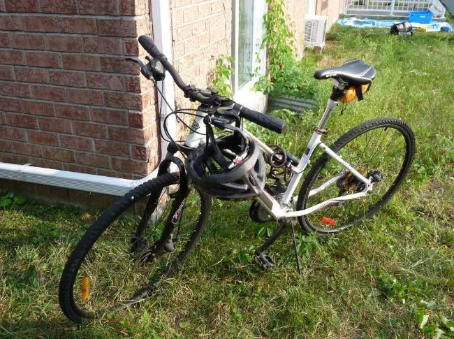 Velo CCM tout terrain avec accessoires à vendre thumbnail 5