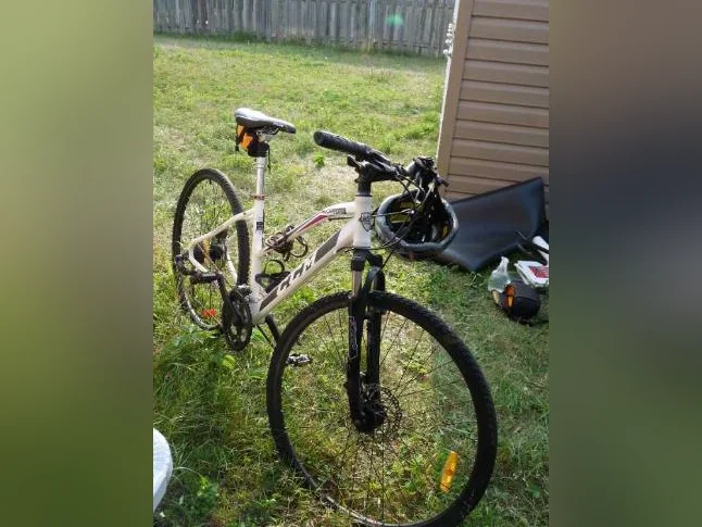 Velo CCM tout terrain avec accessoires à vendre thumbnail 6