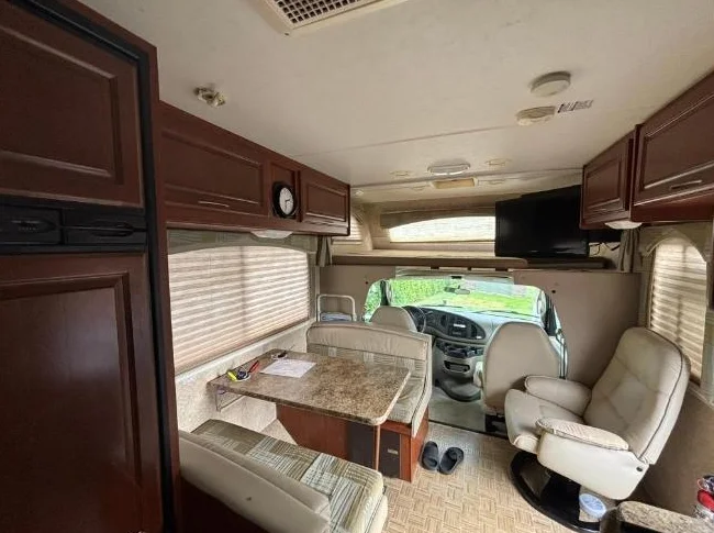 2009 Château Ford E350 Classe C 24 Pieds thumbnail 5
