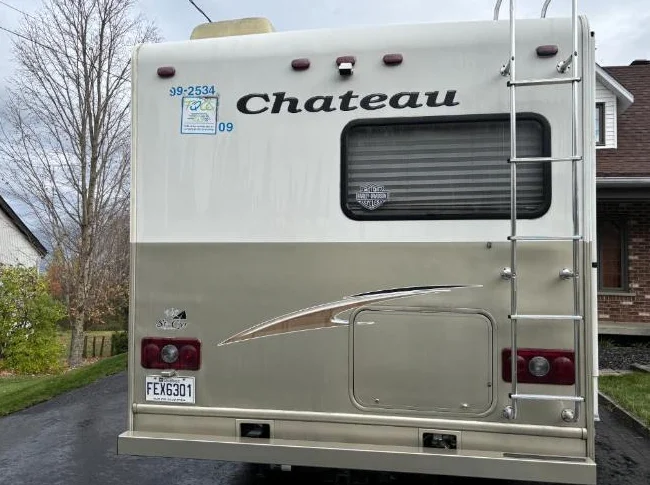 2009 Château Ford E350 Classe C 24 Pieds thumbnail 3