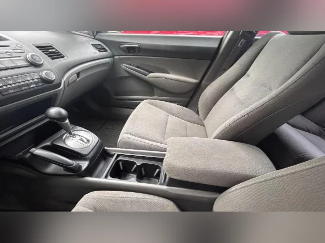 Honda Civic 2010 - Berline 4 portes thumbnail 4