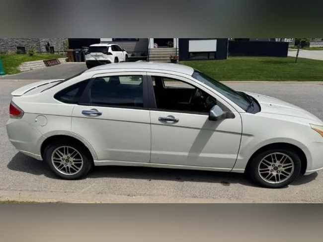 FORD FOCUS SE 2010 thumbnail 2
