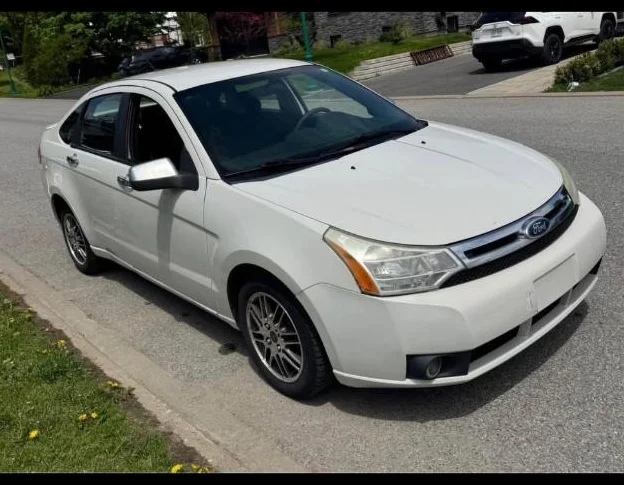 FORD FOCUS SE 2010