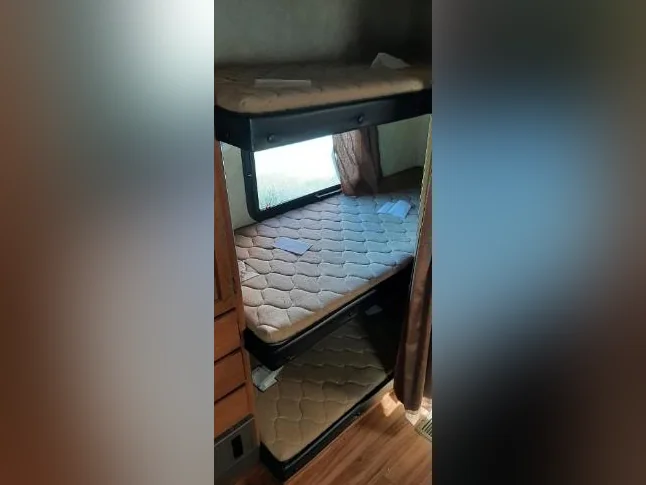 Roulotte Salem 2014, bonne condition, prête à camper thumbnail 6
