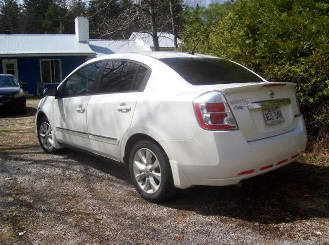 Superbe Nissan Sentra 2011-Allure Sport-92,000 kilos