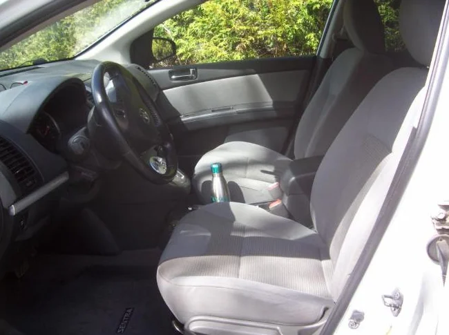 Superbe Nissan Sentra 2011-Allure Sport-92,000 kilos thumbnail 2