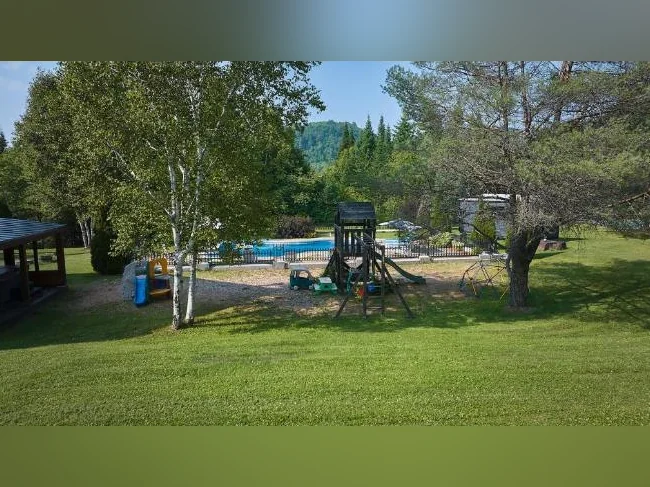 Chalet Luxueux A Louer Lanaudière spa, piscine thumbnail 8