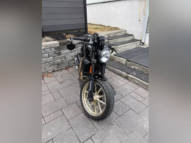 Ducati café racer thumbnail 3