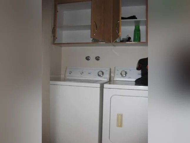Logement 3 1/2 à louer thumbnail 7