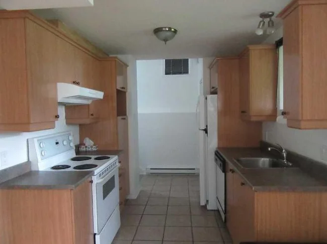 Logement 3 1/2 à louer thumbnail 2